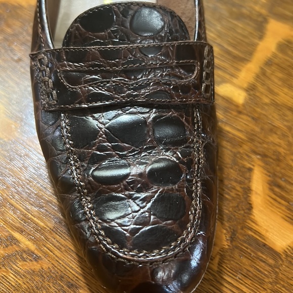 Salvatore Ferragamo brown embossed loafers - Picture 8 of 10